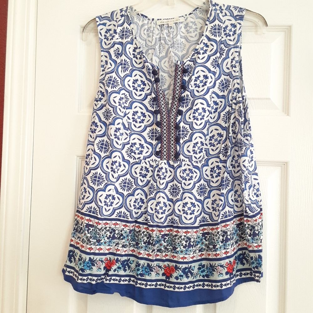 Daniel Rainn Sleeveless Blouse, Size Large, in EUC.